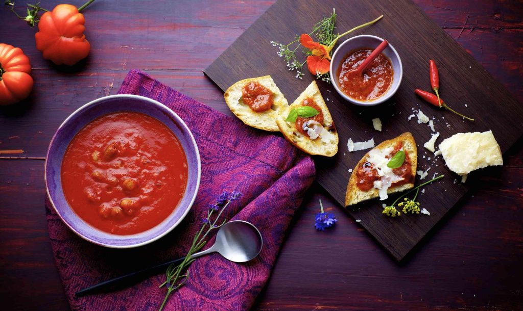 Zuppa di pomodoro con fagioli 3 zuppa di pomodoro e fagioli orizzontale 1