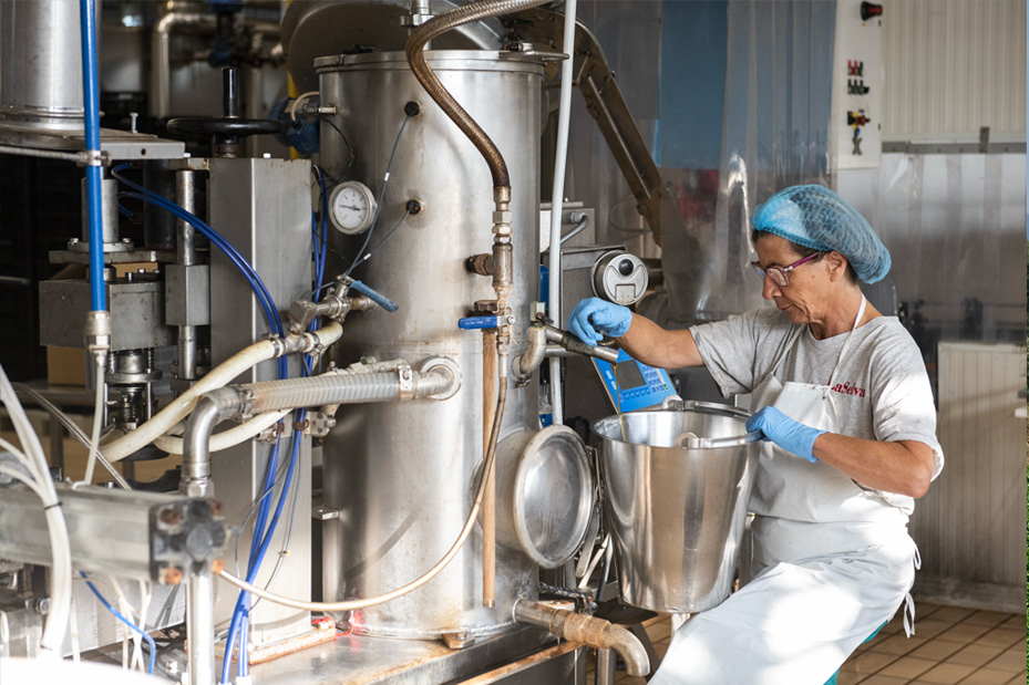 "Radici e Stagioni" - Notizie dai nostri campi del mese di settembre 2025 3 laboratorio